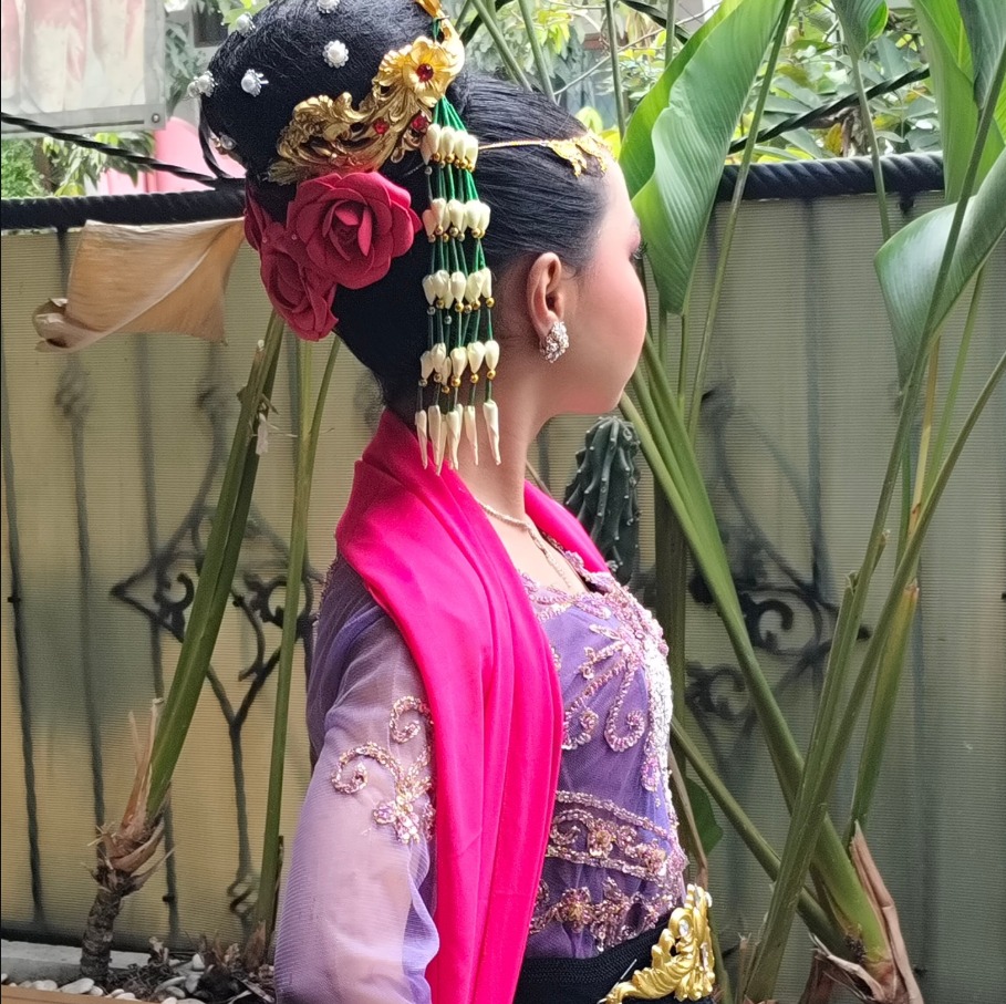 Wisuda Look